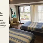 Elegant & Cozy Retreat Home, Center Gem, At The Seaside, Steps From The Tram Daire İzmir