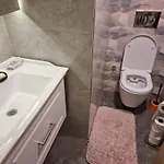 Elegant & Cozy Retreat Home, Center Gem, At The Seaside, Steps From The Tram Daire İzmir