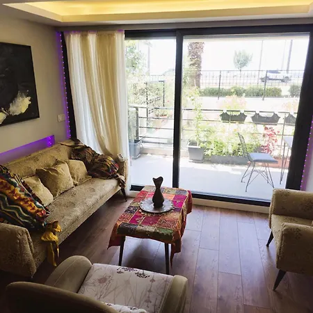 Elegant & Cozy Retreat Home, Center Gem, At The Seaside, Steps From The Tram *