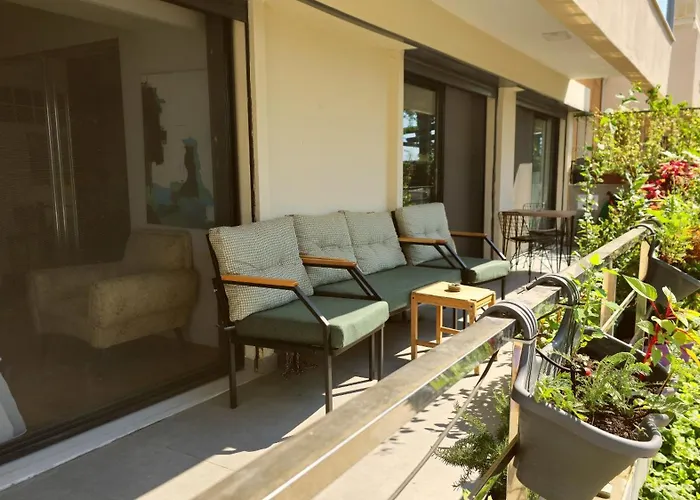 Lägenhet Elegant & Cozy Retreat Home, Center Gem, At The Seaside, Steps From The Tram Izmir