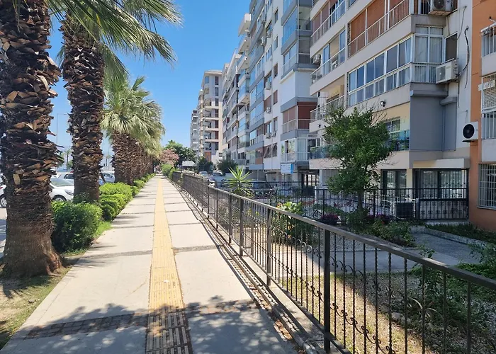 Elegant & Cozy Retreat Home, Center Gem, At The Seaside, Steps From The Tram Lägenhet Izmir