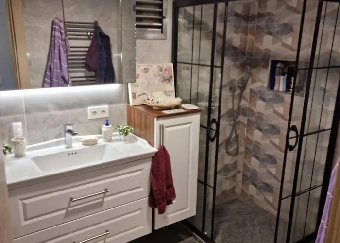 Elegant & Cozy Retreat Home, Center Gem, At The Seaside, Steps From The Tram