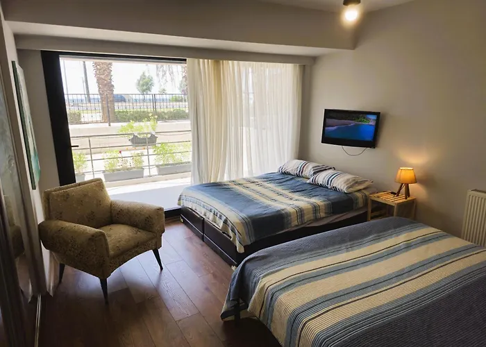 Elegant & Cozy Retreat Home, Center Gem, At The Seaside, Steps From The Tram * Esmirna