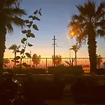 Appartamento Elegant & Cozy Retreat Home, Center Gem, At The Seaside, Steps From The Tram