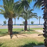 Apartment Elegant & Cozy Retreat Home, Center Gem, At The Seaside, Steps From The Tram Izmir