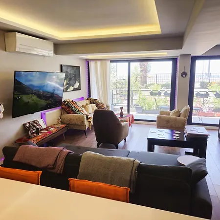 Elegant & Cozy Retreat Home, Center Gem, At The Seaside, Steps From The Tram Apartment