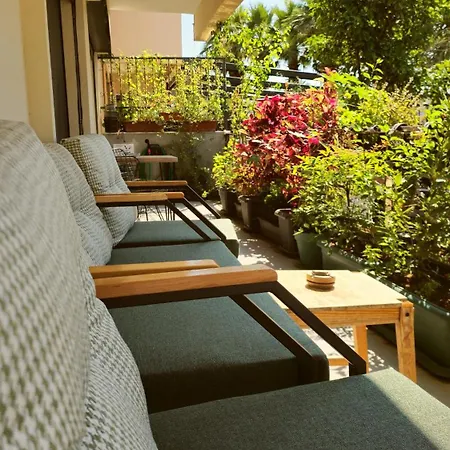 Elegant & Cozy Retreat Home, Center Gem, At The Seaside, Steps From The Tram イズミル