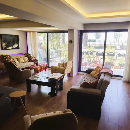 Apartment Elegant & Cozy Retreat Home, Center Gem, At The Seaside, Steps From The Tram *