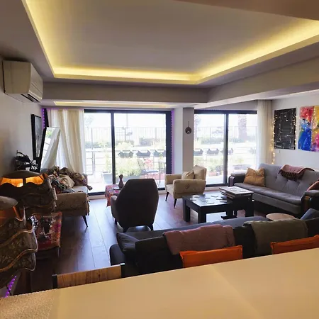 Elegant & Cozy Retreat Home, Center Gem, At The Seaside, Steps From The Tram Apartment *