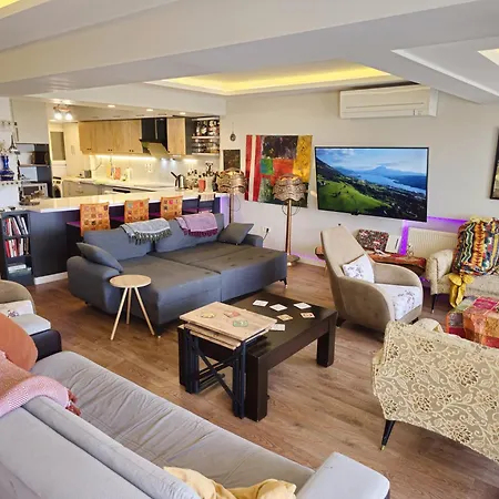 Elegant & Cozy Retreat Home, Center Gem, At The Seaside, Steps From The Tram Apartmán