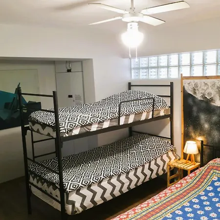 Apartmán Elegant & Cozy Retreat Home, Center Gem, At The Seaside, Steps From The Tram