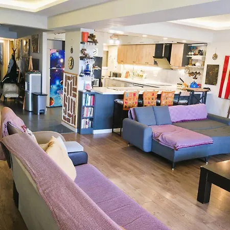 アパート Elegant & Cozy Retreat Home, Center Gem, At The Seaside, Steps From The Tram イズミル