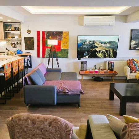 Elegant & Cozy Retreat Home, Center Gem, At The Seaside, Steps From The Tram