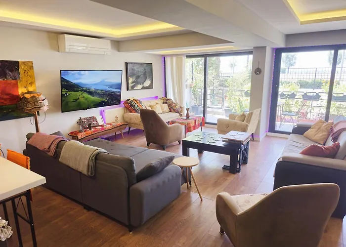 Elegant & Cozy Retreat Home, Center Gem, At The Seaside, Steps From The Tram Apartmán