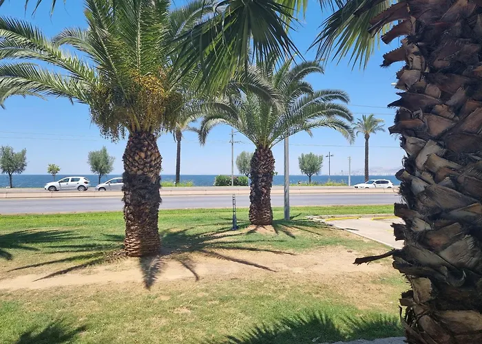 公寓 Elegant & Cozy Retreat Home, Center Gem, At The Seaside, Steps From The Tram 伊兹密尔