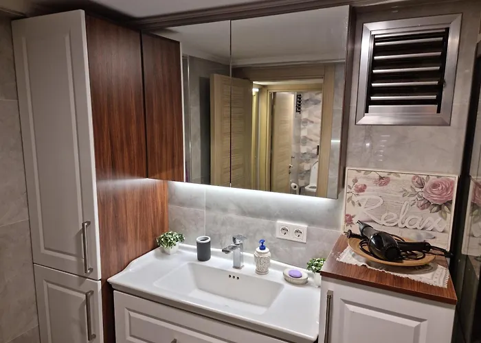 公寓 Elegant & Cozy Retreat Home, Center Gem, At The Seaside, Steps From The Tram *