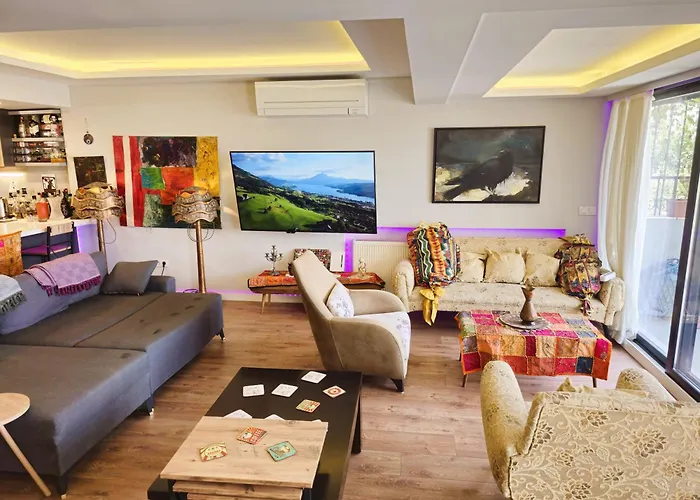 Elegant & Cozy Retreat Home, Center Gem, At The Seaside, Steps From The Tram