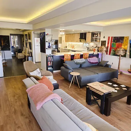 Elegant & Cozy Retreat Home, Center Gem, At The Seaside, Steps From The Tram Izmir