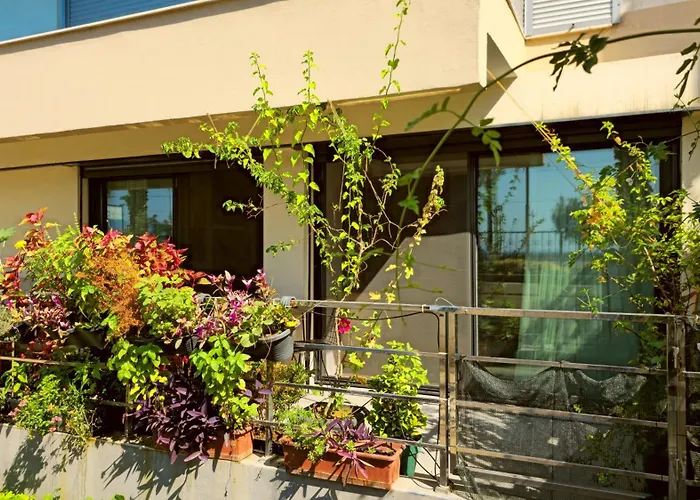 Elegant & Cozy Retreat Home, Center Gem, At The Seaside, Steps From The Tram * Izmir