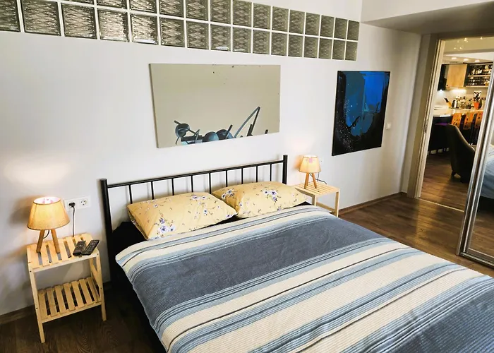 Elegant & Cozy Retreat Home, Center Gem, At The Seaside, Steps From The Tram Apartment